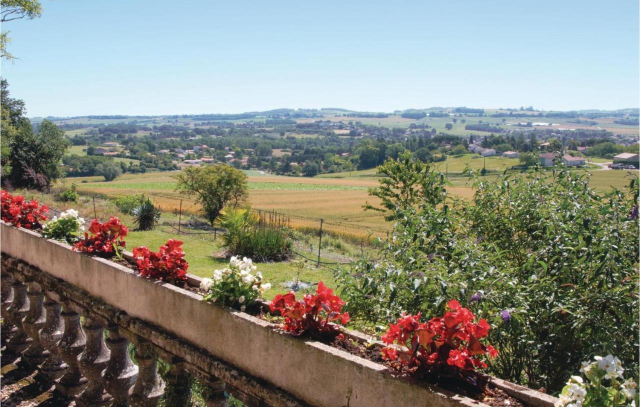 Gorgeous Home In Lavardac With Kitchen Εξωτερικό φωτογραφία